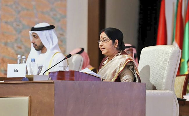 Sushma faces Congress backlash after OIC resolutions