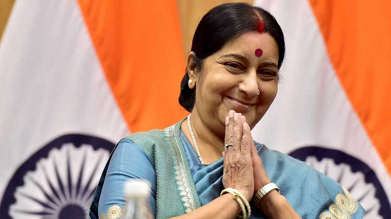 Sushma Swaraj vacates official residence, Twitterati praise move