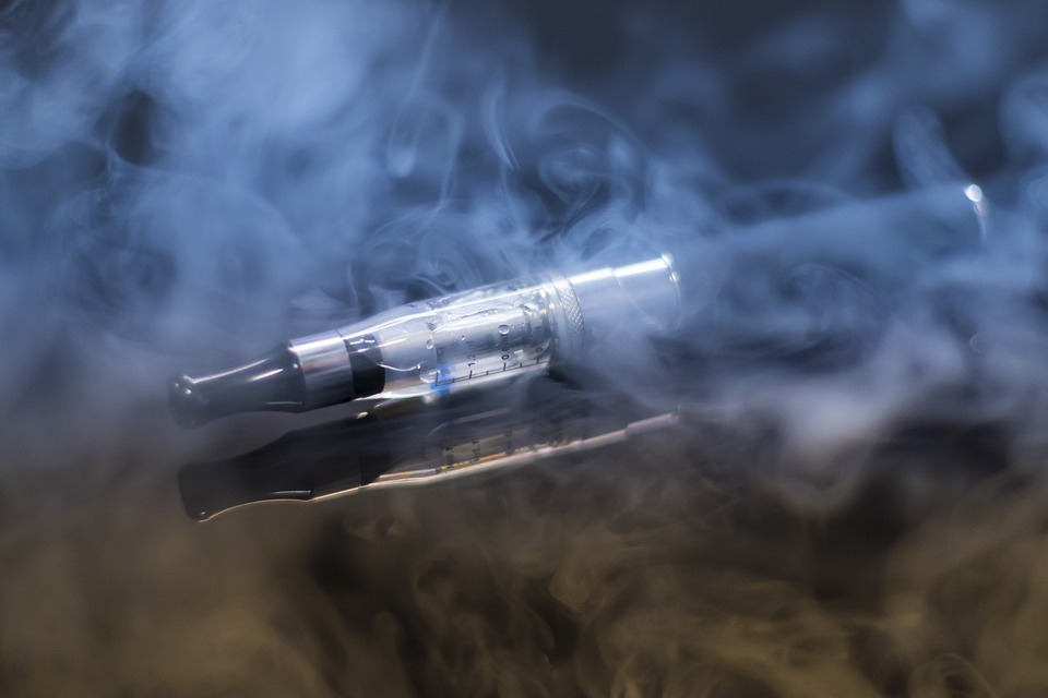 US investigates seizure risk with electronic cigarettes