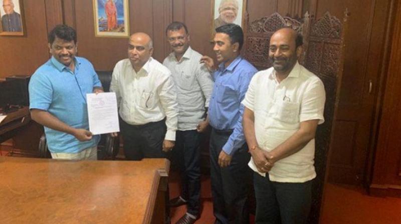 2 am drama in Goa again: 2 MLAs from MGP join BJP