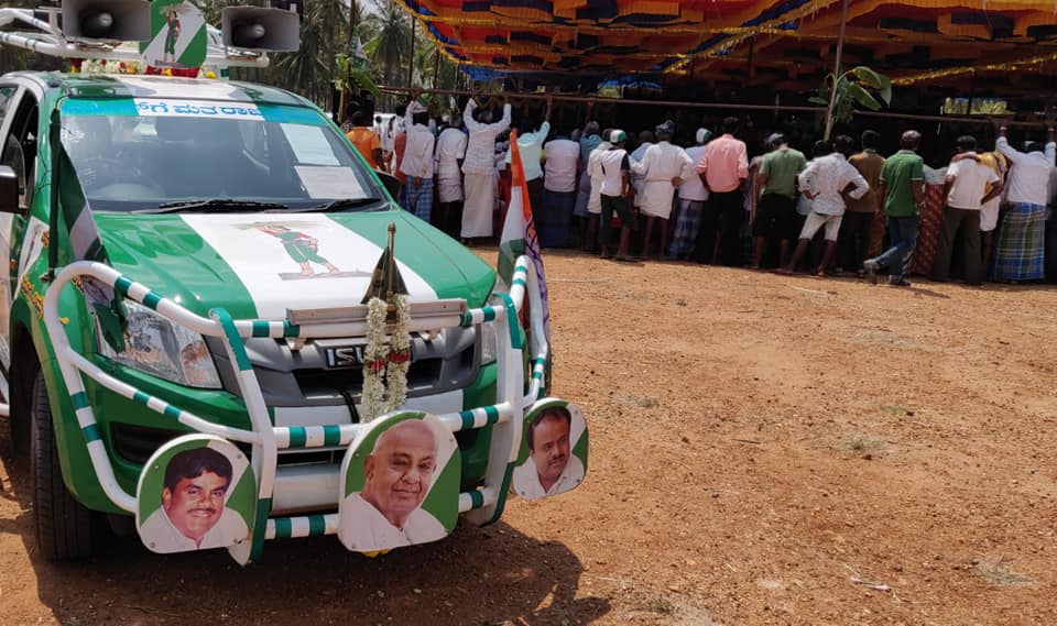 Rebellion, groupism rock Cong-JD(S) combine in Ktaka; May favour BJP
