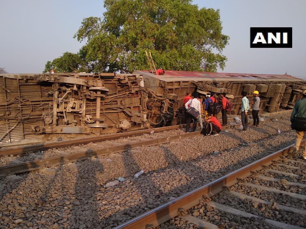 12 coaches of Delhi-bound train derail near Kanpur, 14 injured