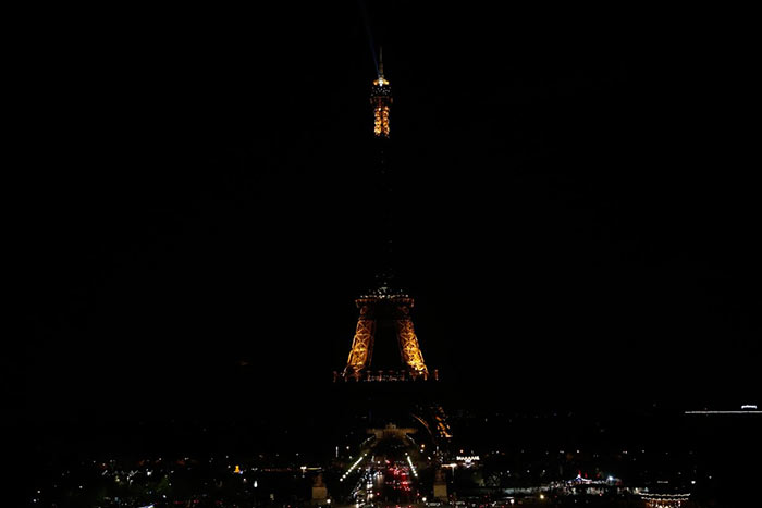 Eiffel Tower goes dark as tribute to victims of Sri Lanka serial blasts