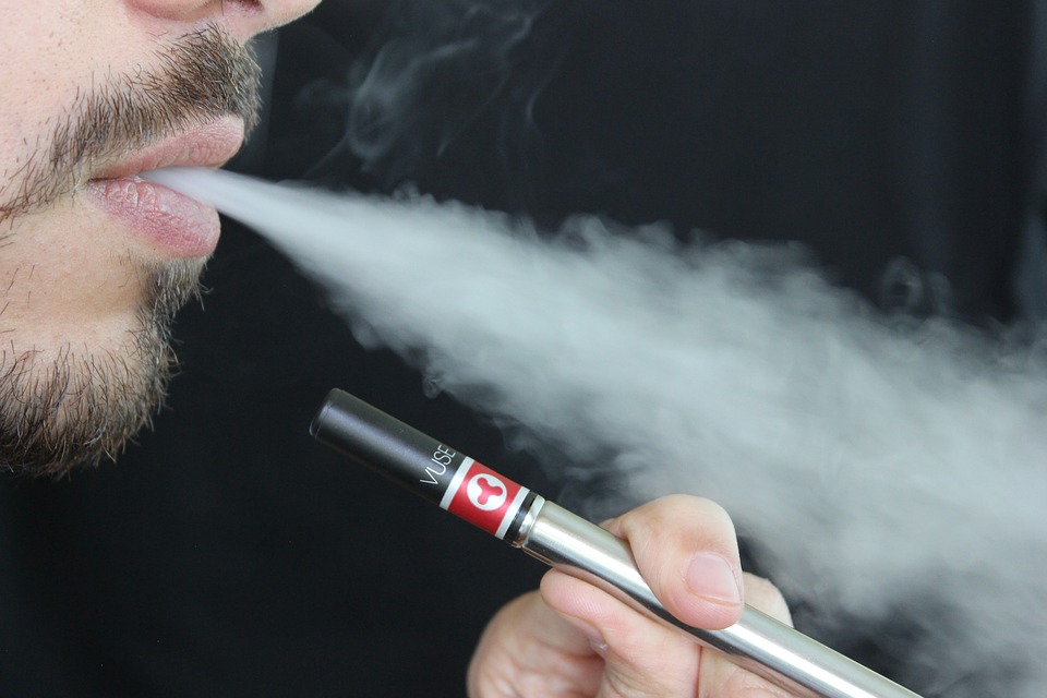 E-cigarette use may increase heart disease risk: Study