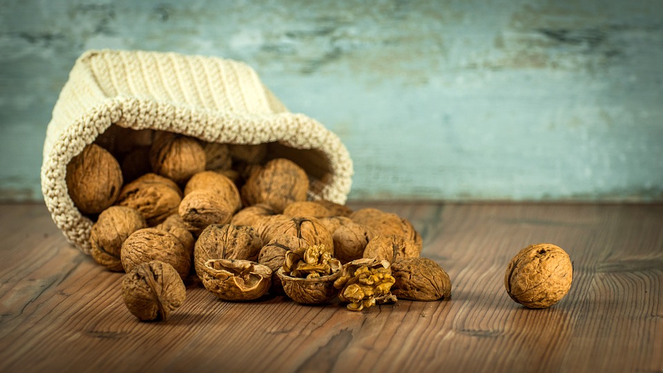 Eating walnuts daily may lower heart disease risk: Study