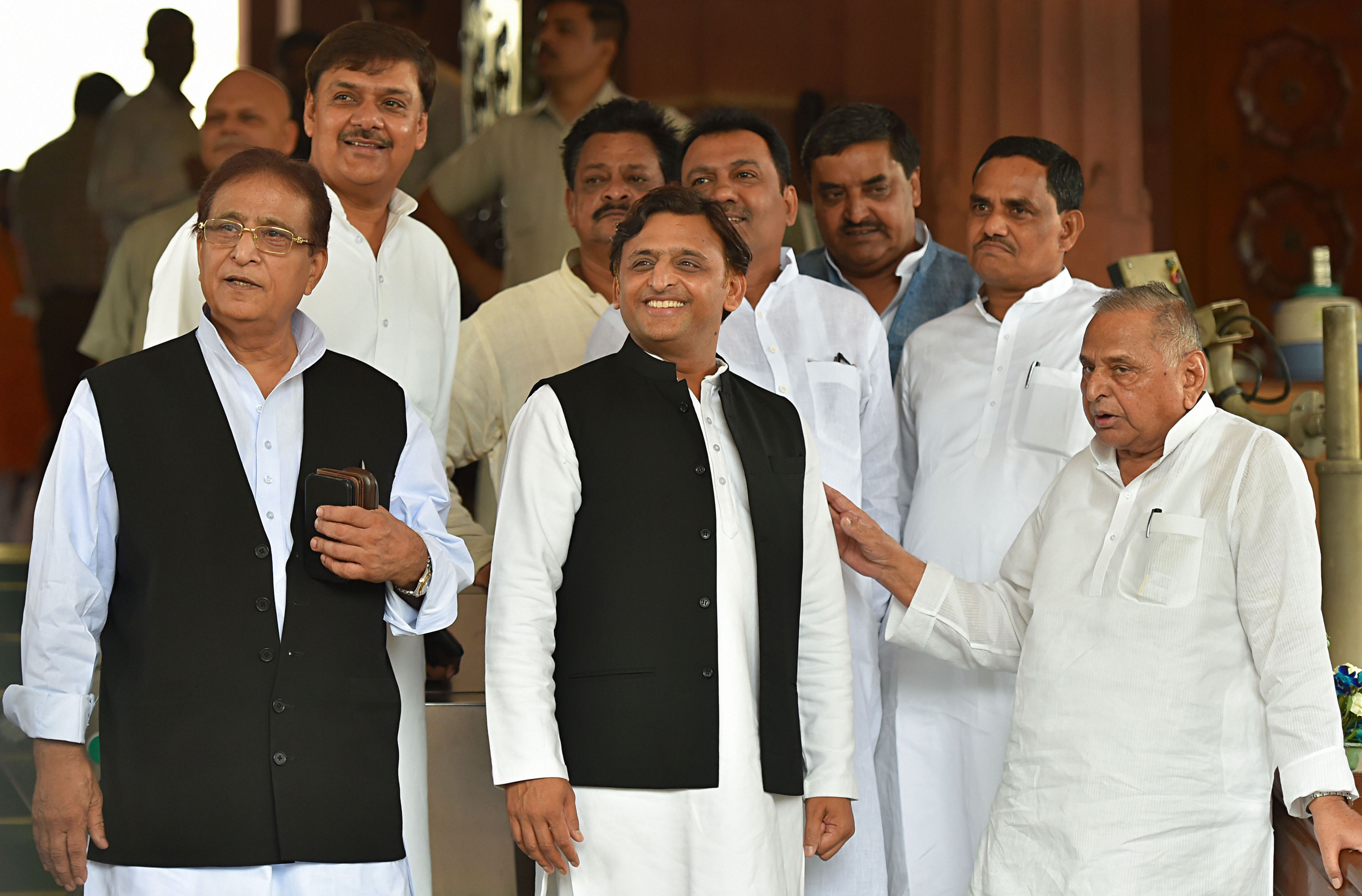 Familiar faces return to the 17th session of Lok Sabha
