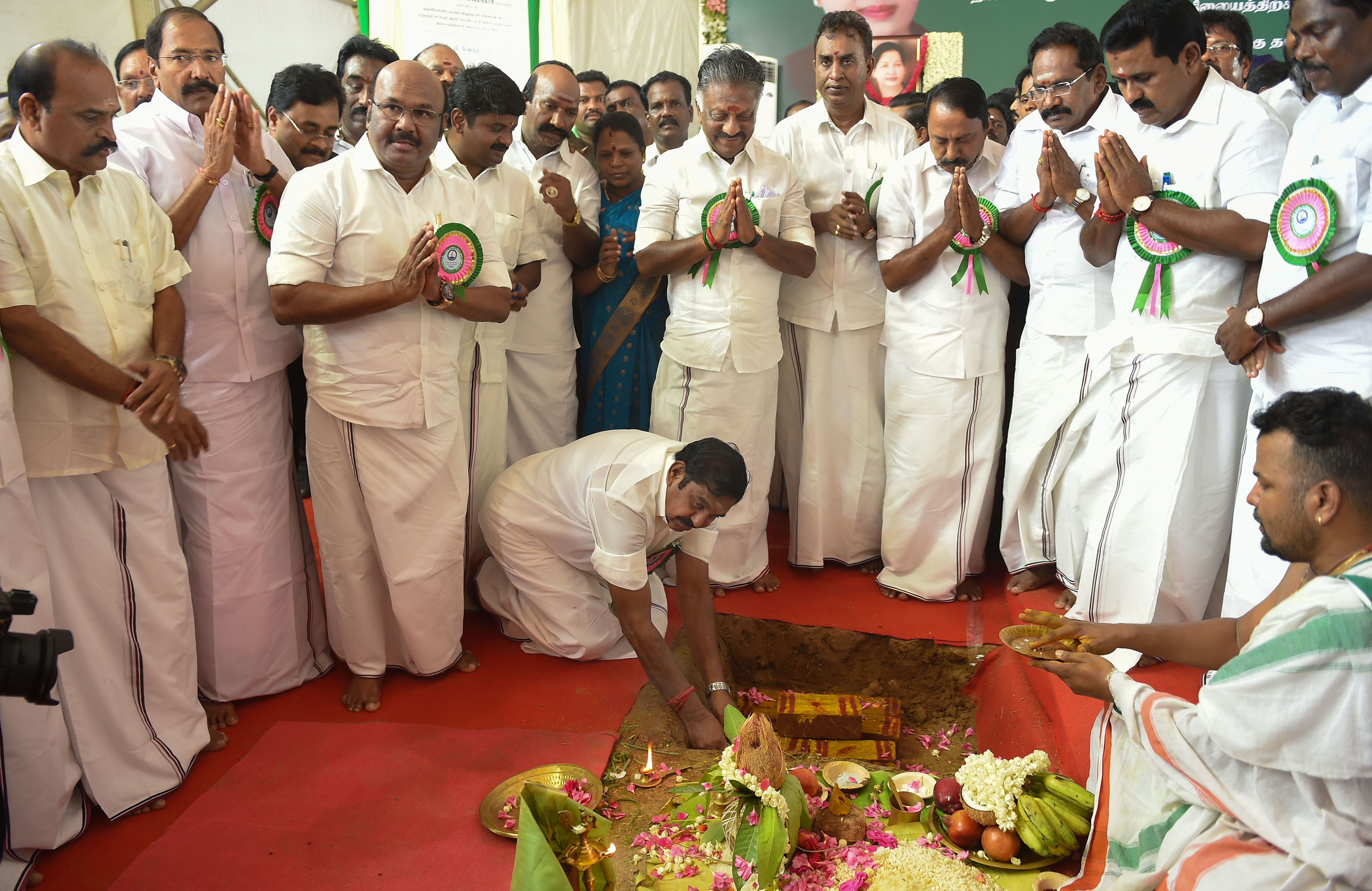 TamilNadu CM laying foundation for desalination plant - The Federal.