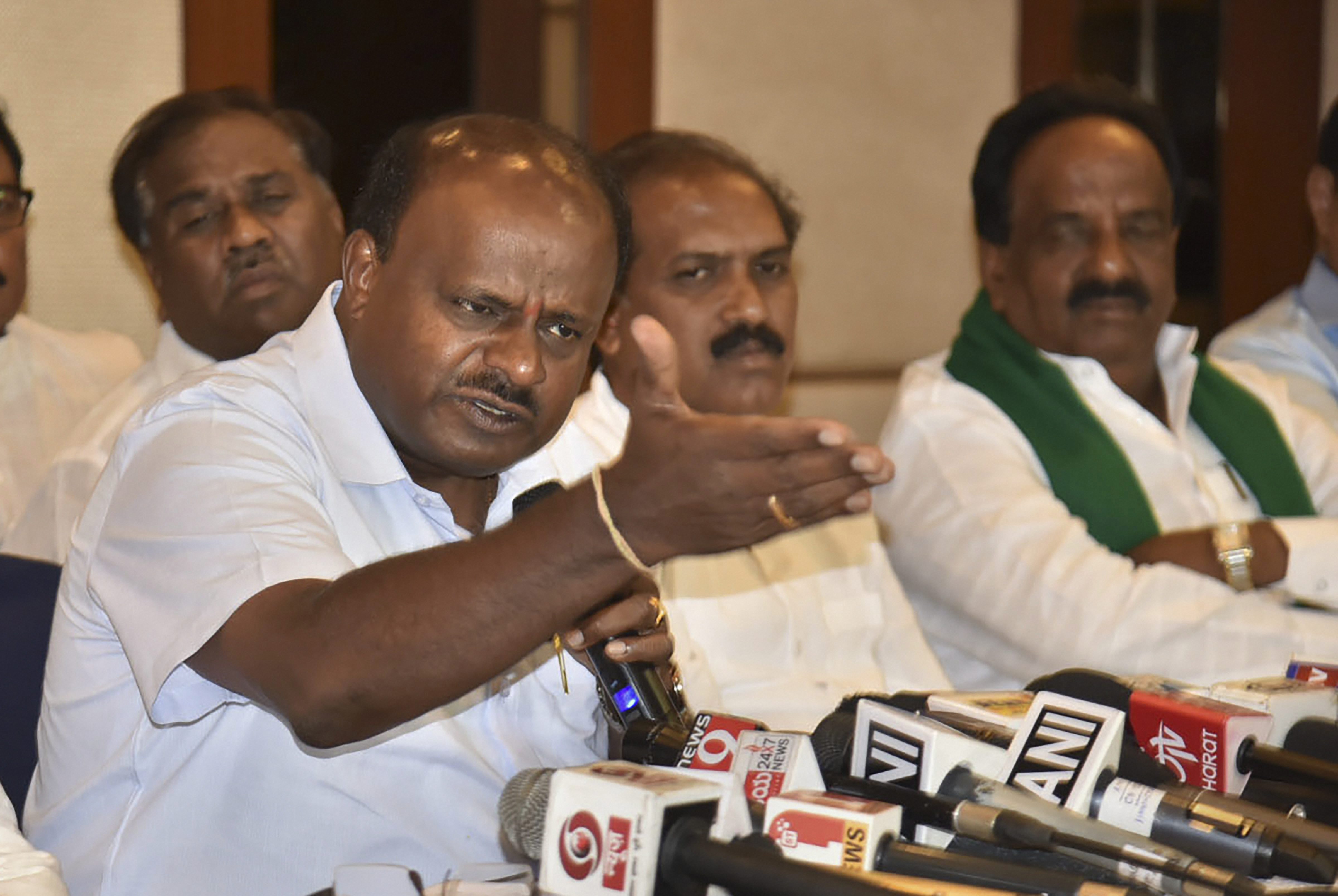 Karnataka: JD (S) accuses Congress govt of deploying IAS officers at Opposition meet