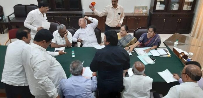 Govt Will Survive Ready To Face No Confidence Motion Cabinet