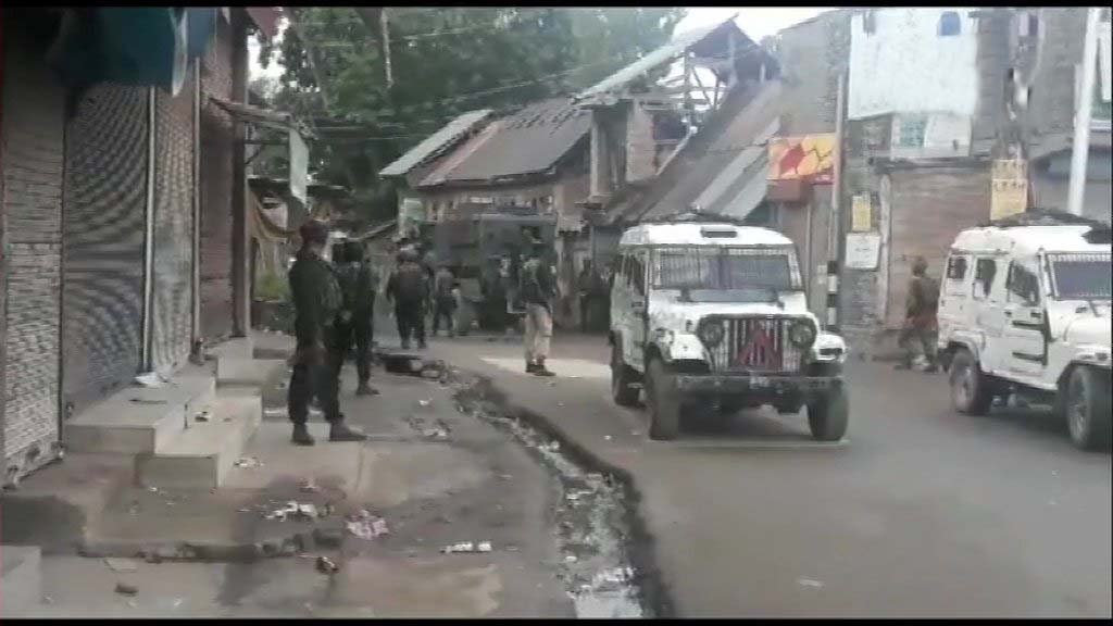 Two soldiers and 1 militant killed in South Kashmir gunfight