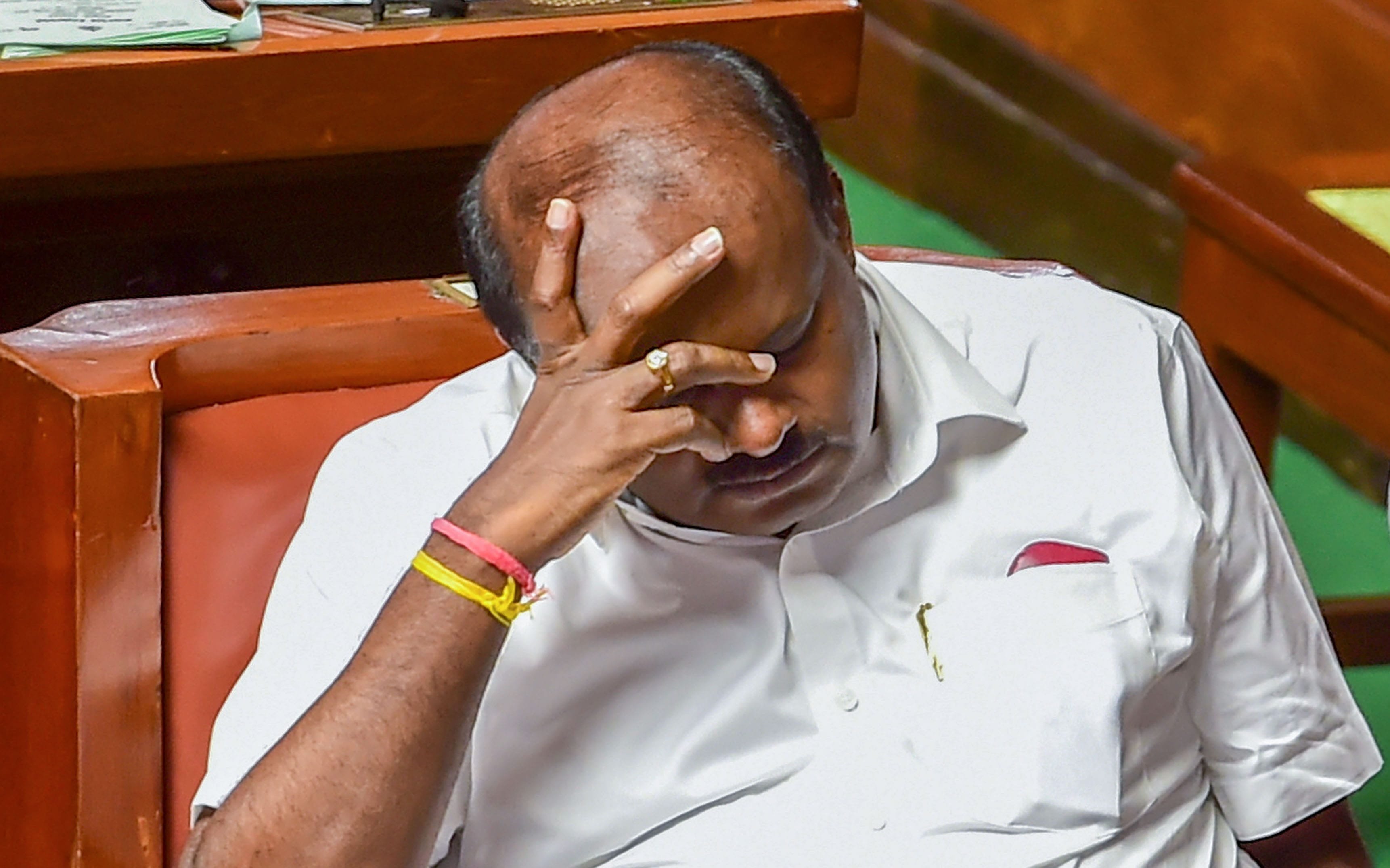 Karnataka BJP, Karnataka Congress, JD(S), Kumaraswamy, Vishwanath, Devegowda, infighting, defections