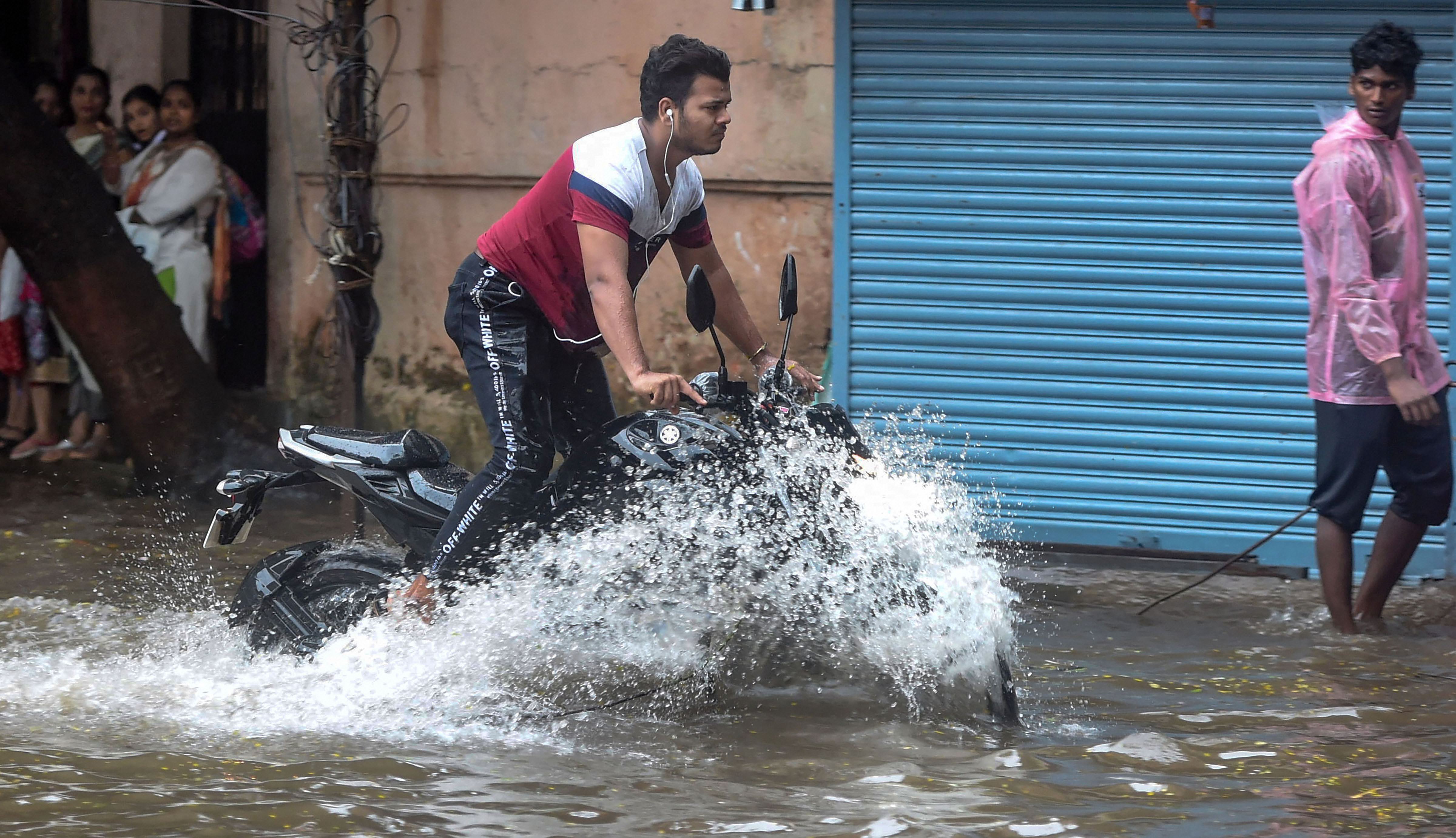 Rains return to Mumbai after hiatus; airport ops hit briefly