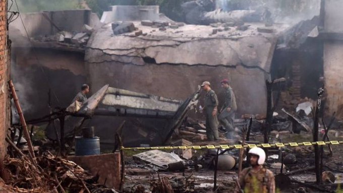 15 killed as Pakistani army plane crashes into residential area