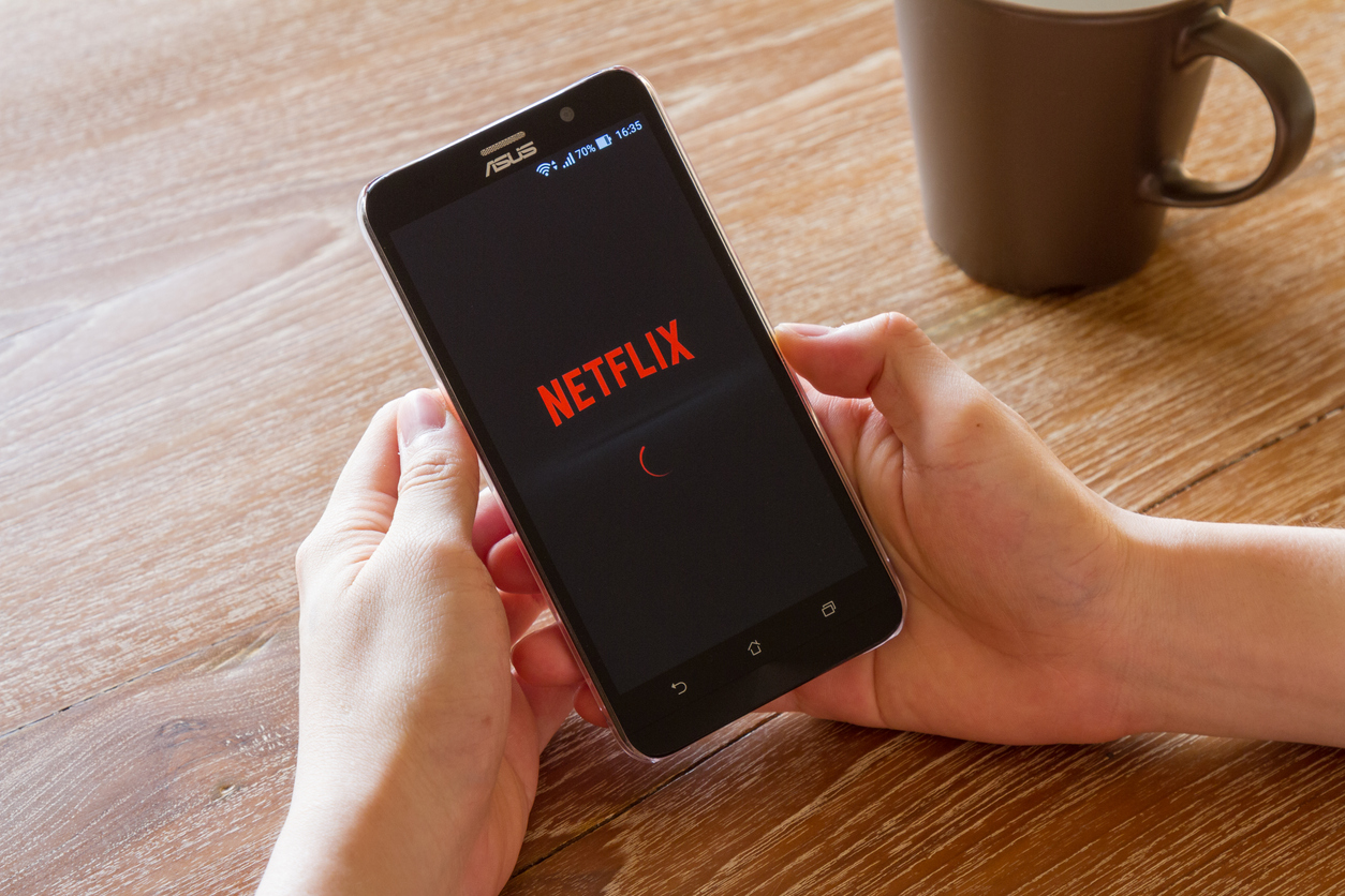 Netflix loses 2 lakh users in two months; shares dip by 25%