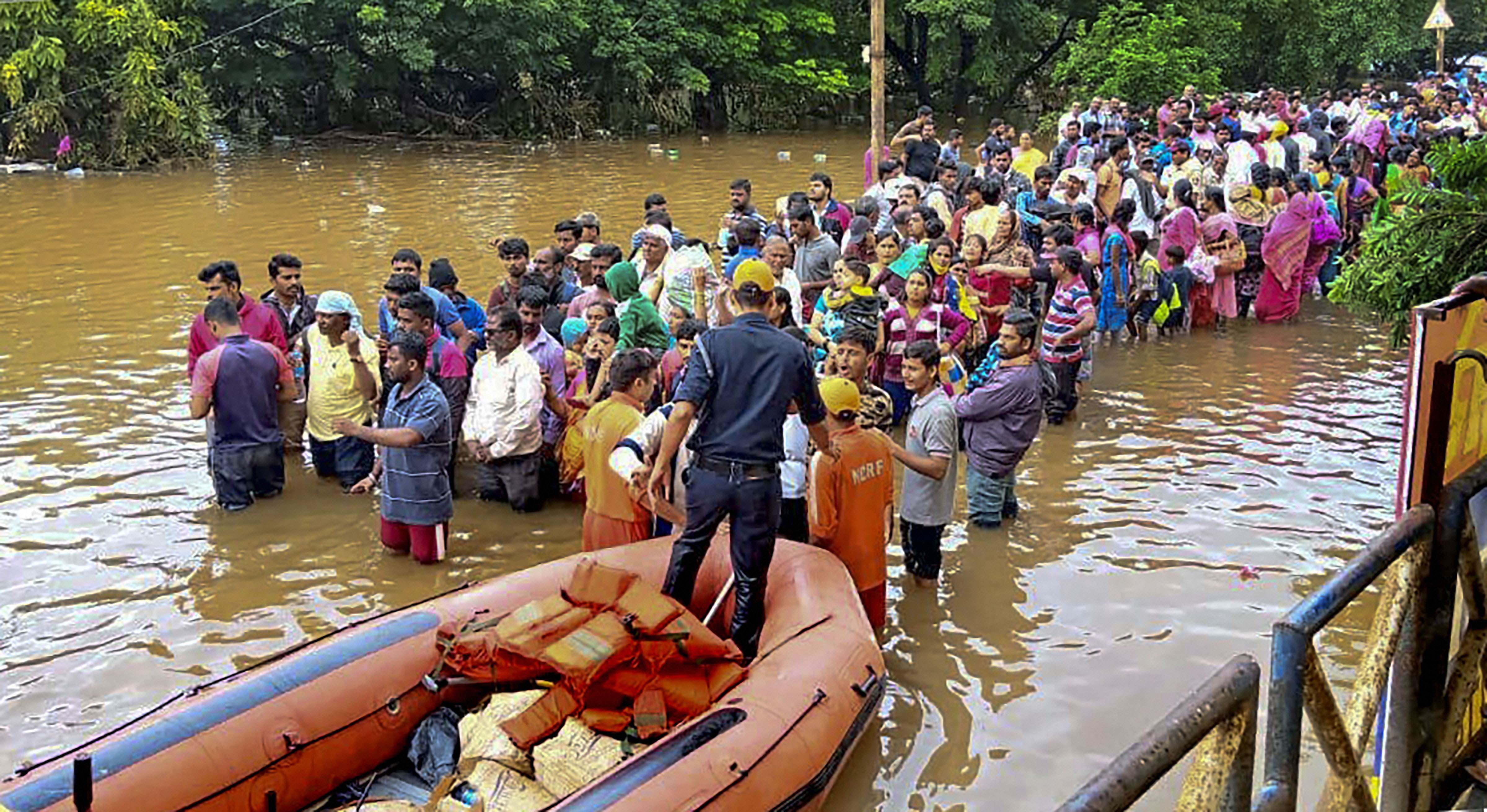 Over 10 Lakh Moved To Flood Relief Camps Toll In Kerala Rises To 76 The Federal