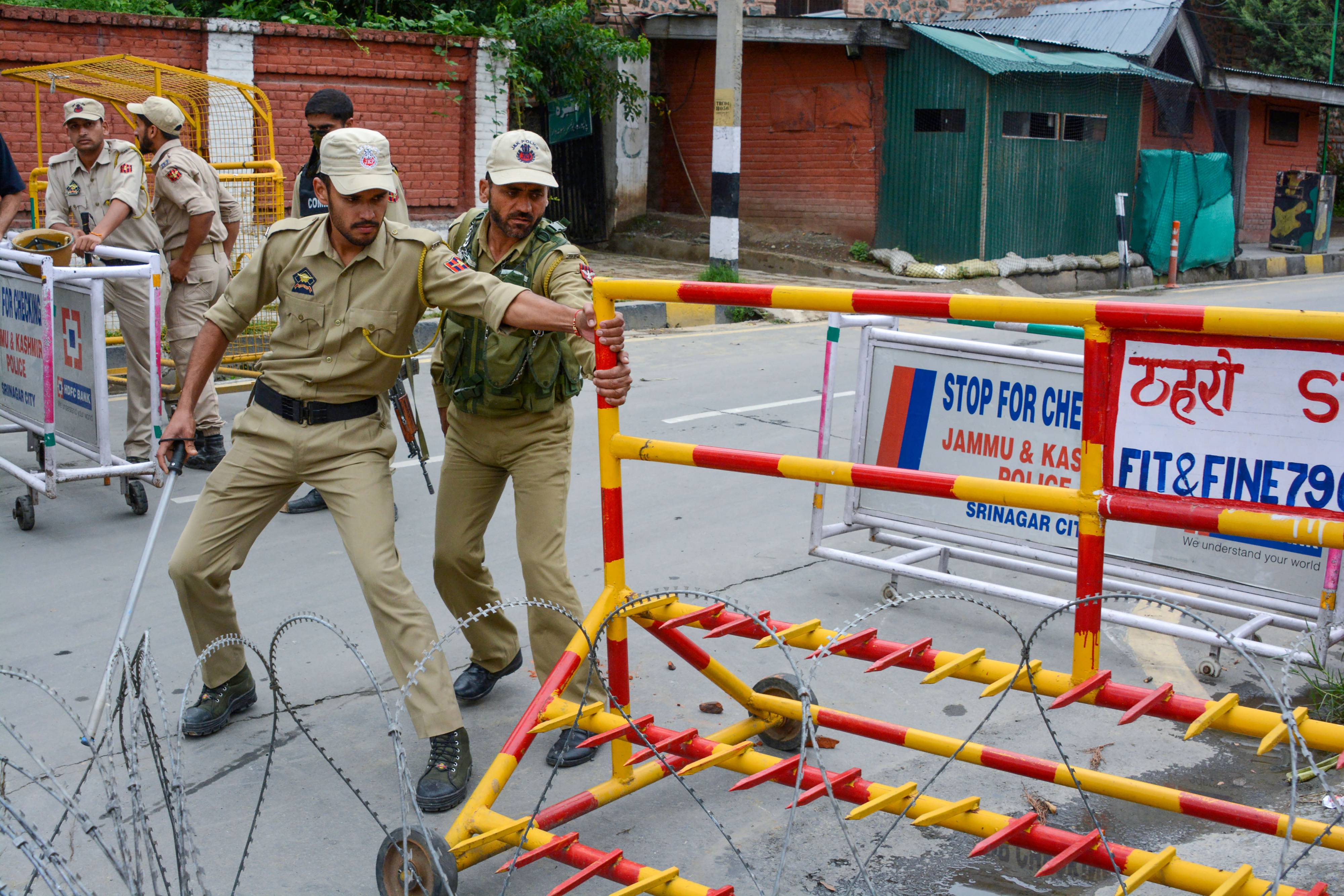 Cops barricade Kashmiri Pandit camps as they threaten to leave Valley