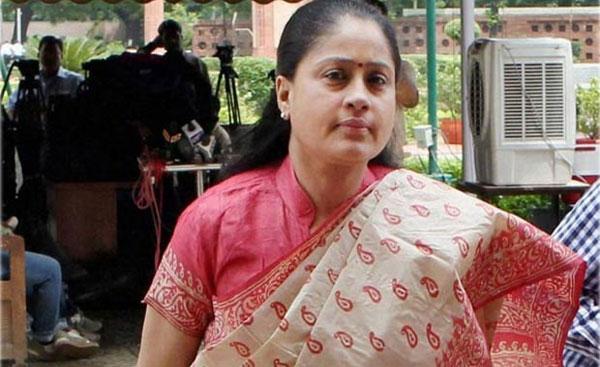 Lady Amitabh Vijayashanti may leave Congress and join BJP again