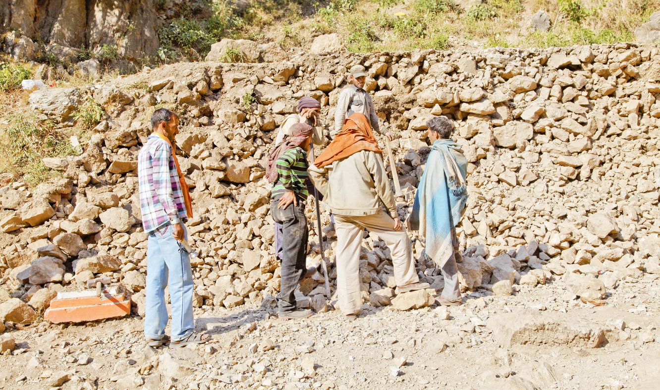 J&K Police advises migrant workers in the Valley not to roam at night