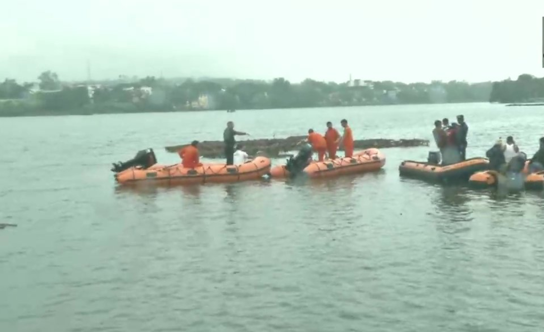 11 die as boat capsizes during Ganesh idol immersion in Bhopal