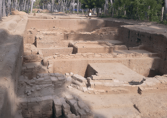 Keeladi, archaeological site, Sivagangai, artefacts, carbon dating, Indus Valley, Tamil Brahmi script, Brahmi script, Sangam, Chola, Pandya