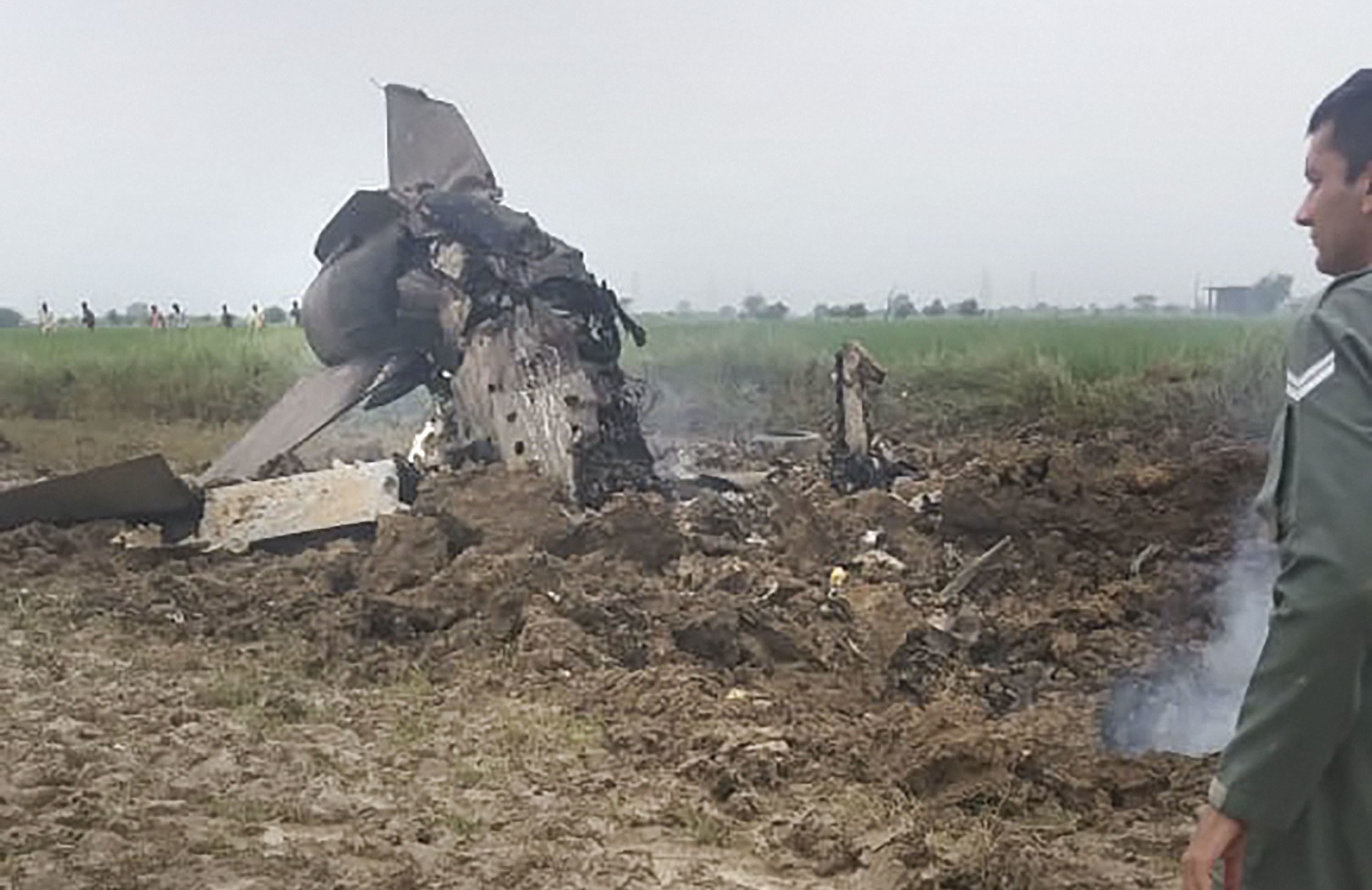 IAF aircraft crashed, IAF MiG-21 trainer aircraft, crashed, Indian Air Force, Madhya Pradesh, Bhind, Gwalior airbase, pilots eject safely