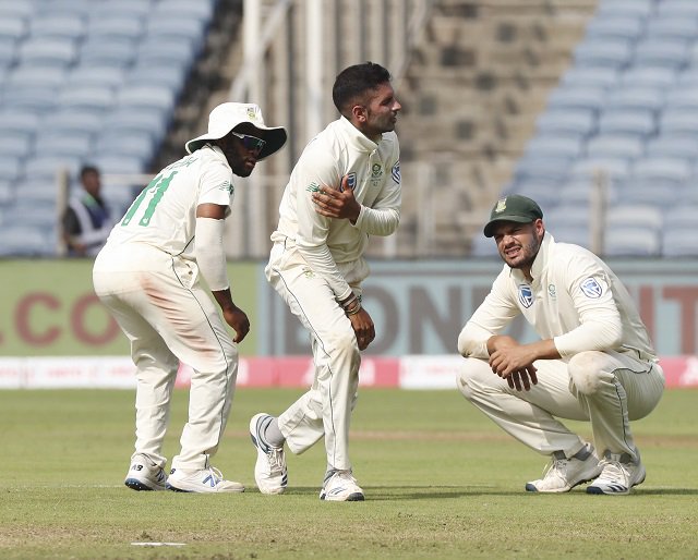 Keshav Maharaj, shoulder injury, ruled out, George Linde, second Test, day two, South Africa tour of India