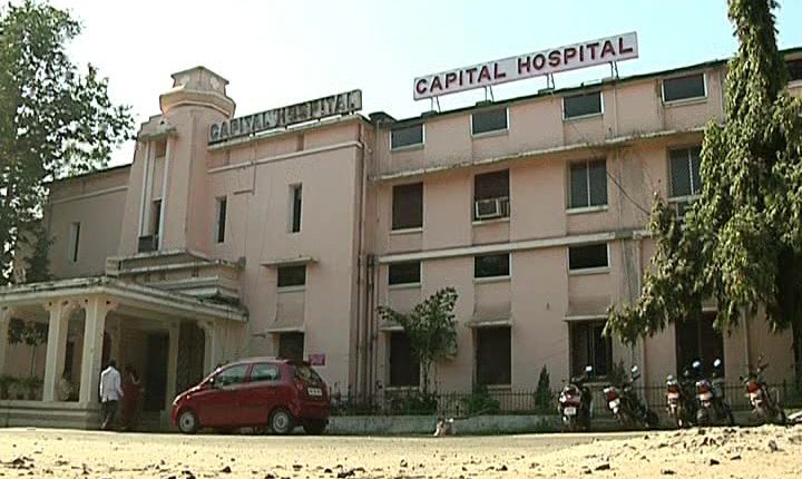 In separate incidents, two women in Odisha give birth in hospital verandah