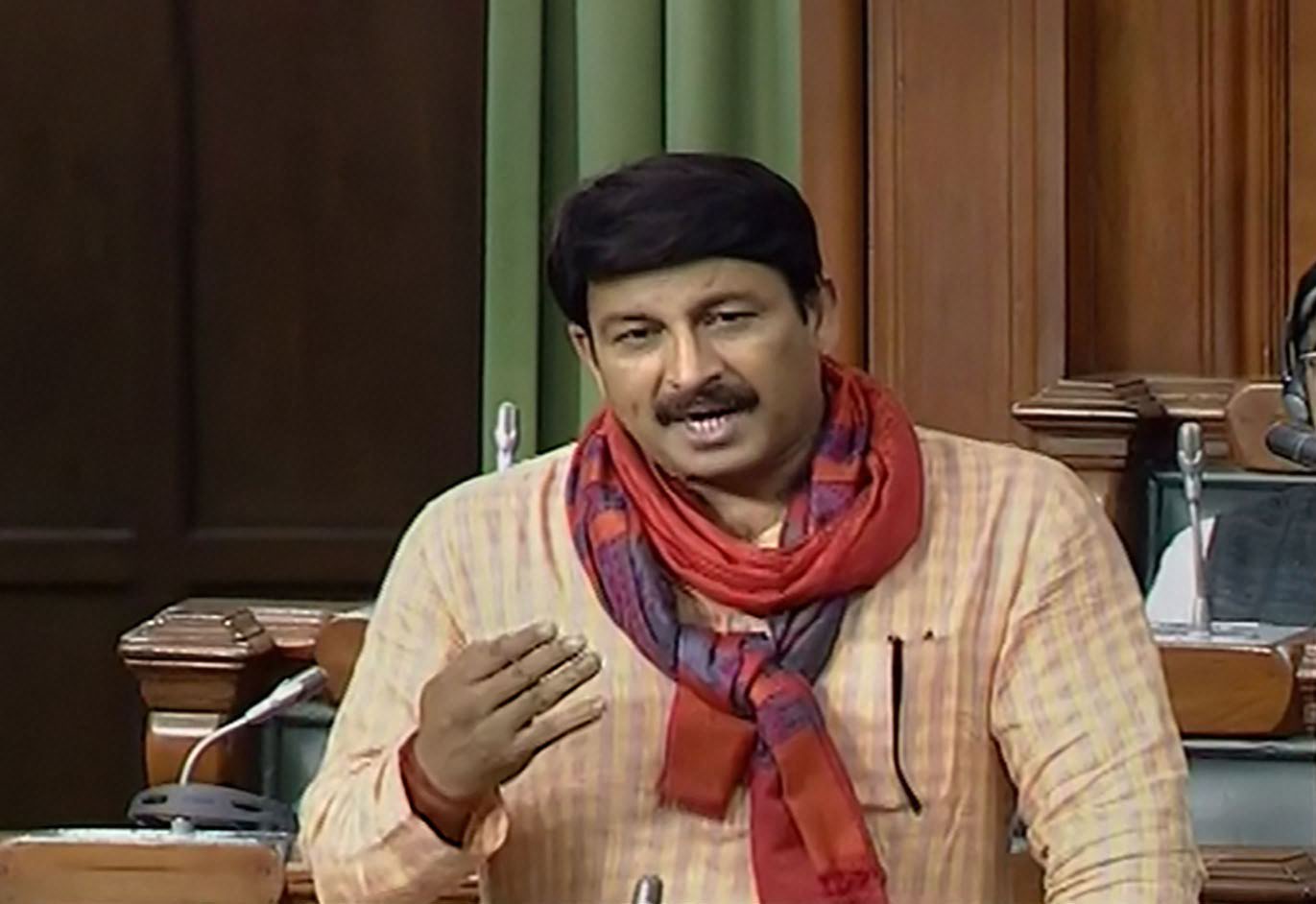 AAP tells Manoj Tiwari “Tumse Na Ho Paayega”