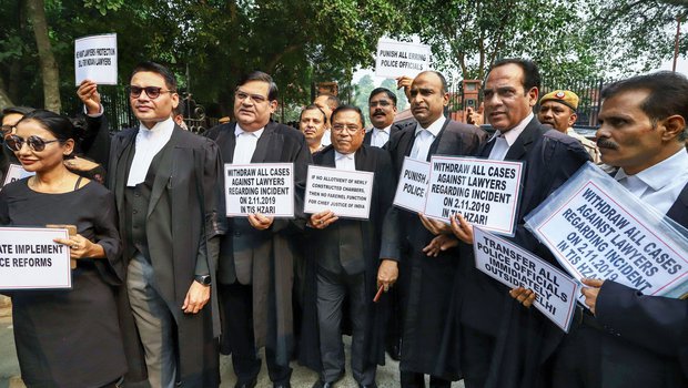 Delhi lawyers call off strike, to resume work on Saturday