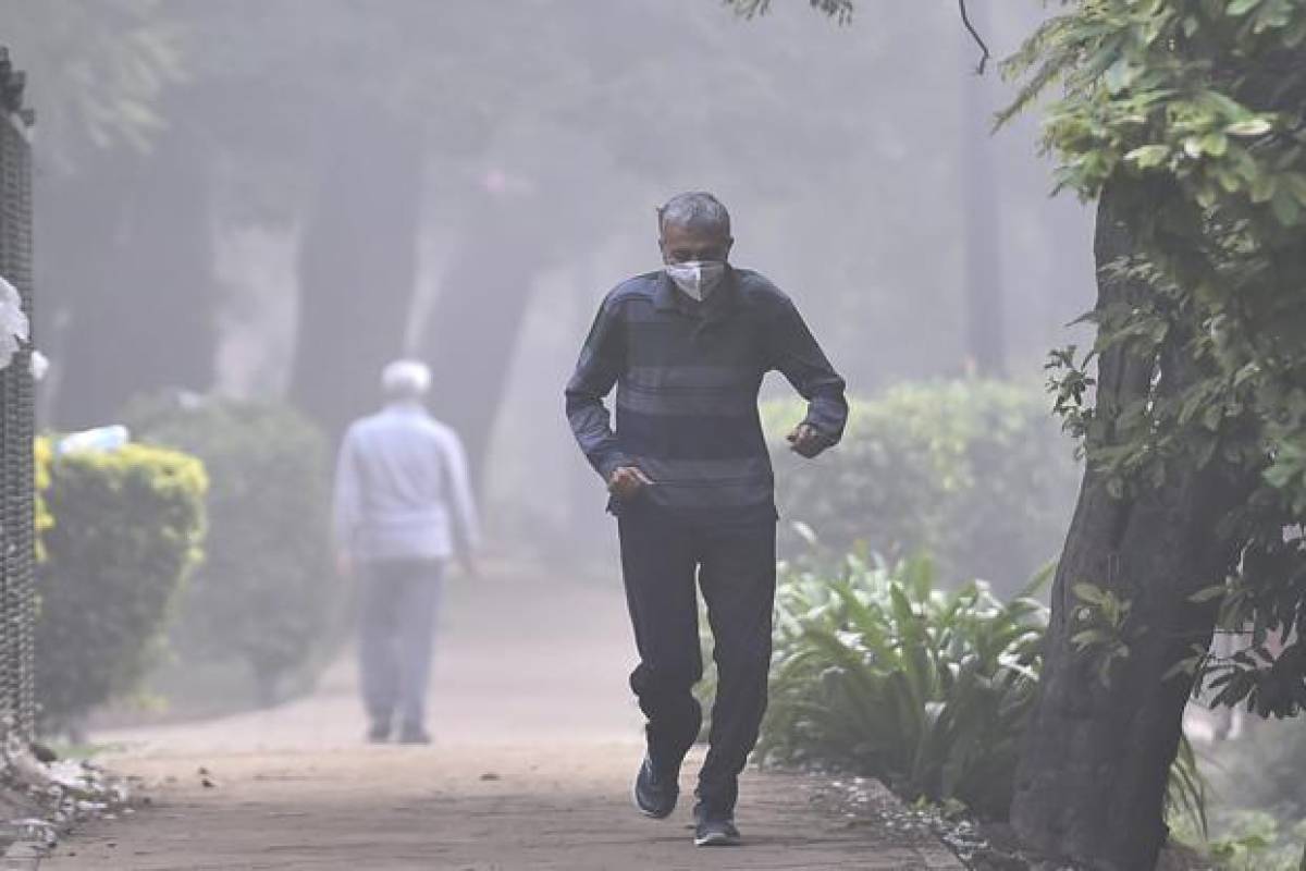 New Delhis air quality worsens, enters severe category again