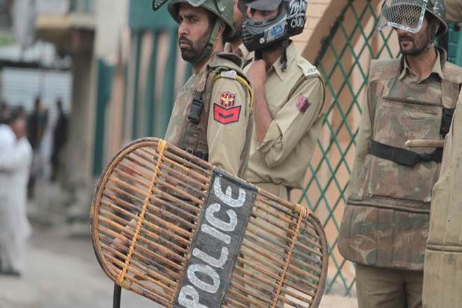 Journalists in Kashmir protest against assault, abuse by local police