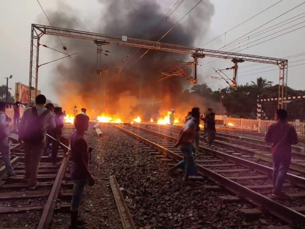 Citizenship Act protest: 5 trains set afire, 7 rescheduled in Bengal