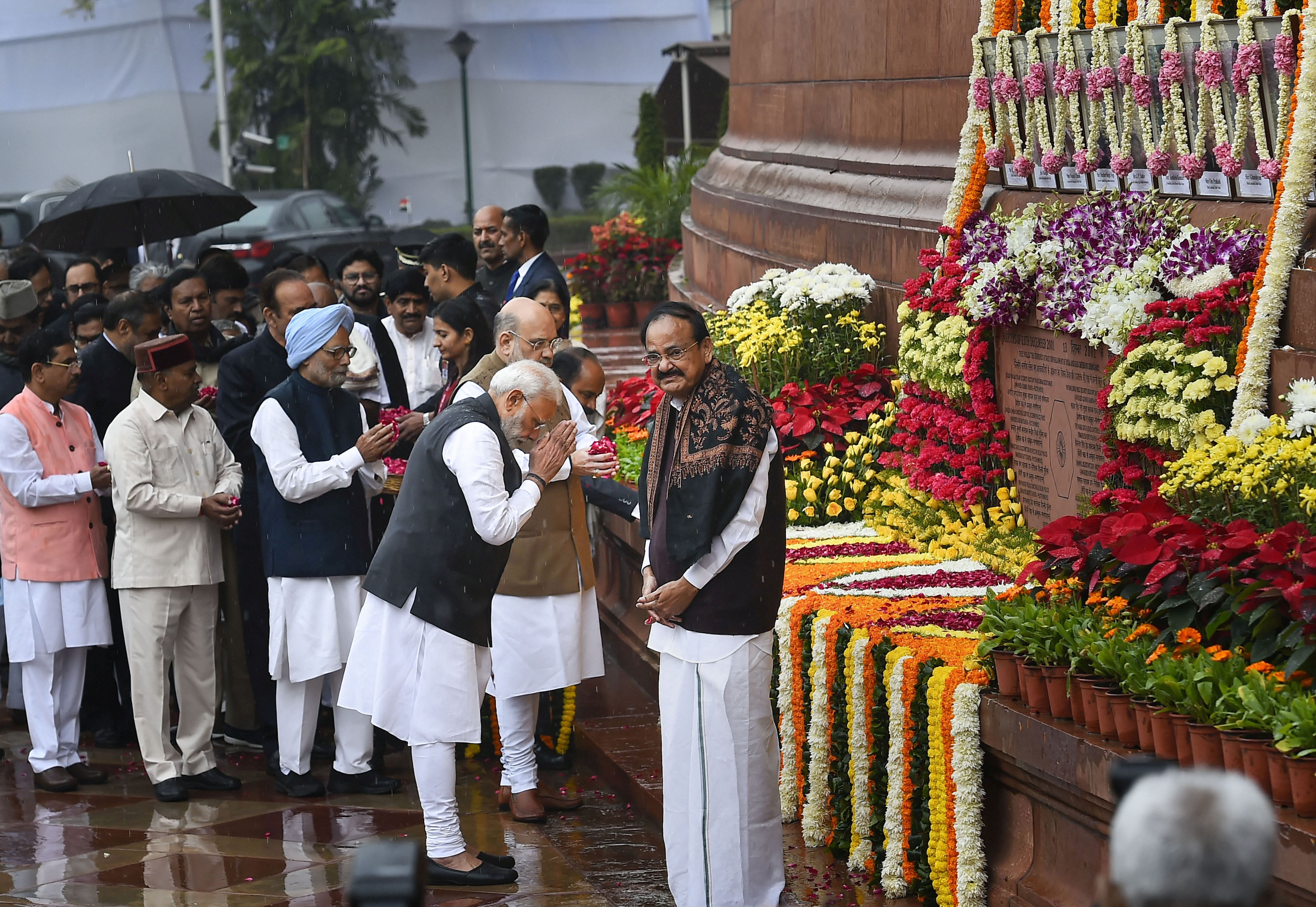 Leaders pays tribute to victims of 2001 Parliament attack