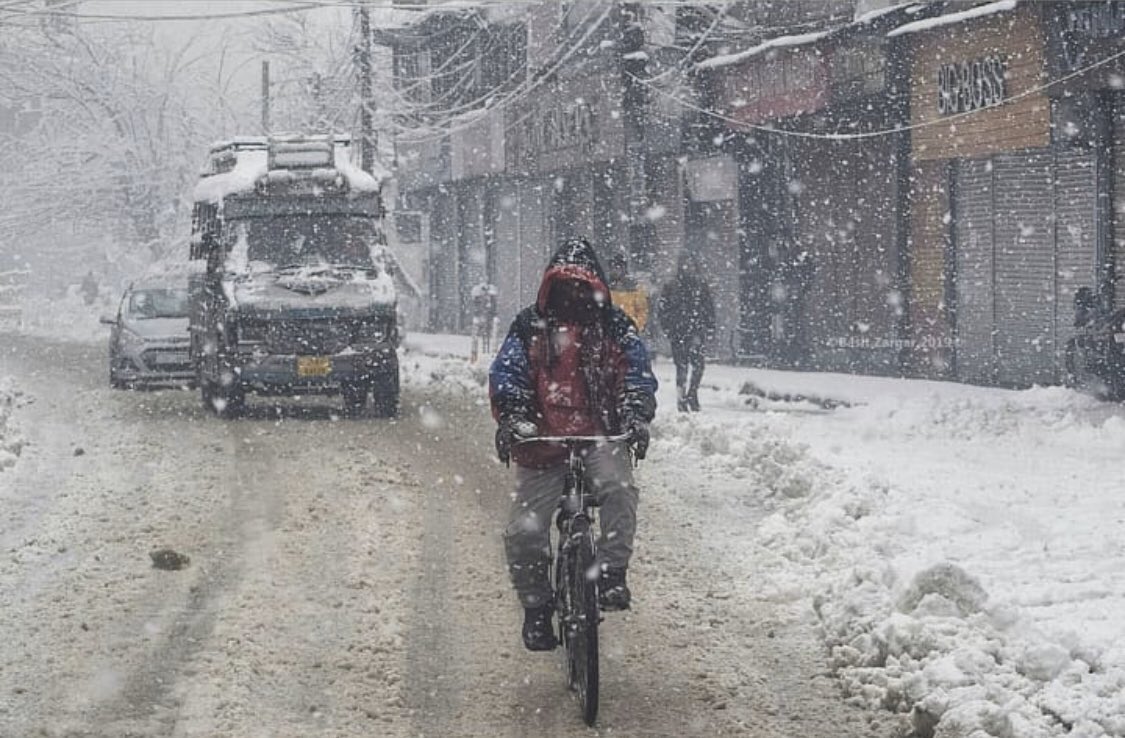 Kashmir reels under intense cold, Srinagar records coldest night of season