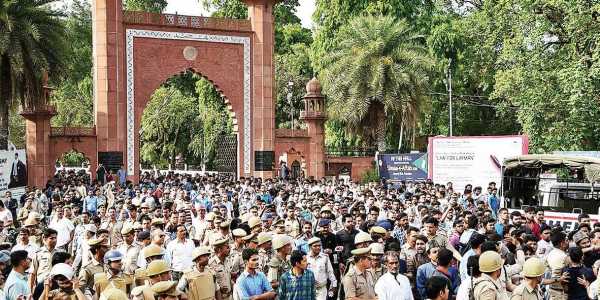 Complaint filed against 1,000 AMU students for anti-CAA violence