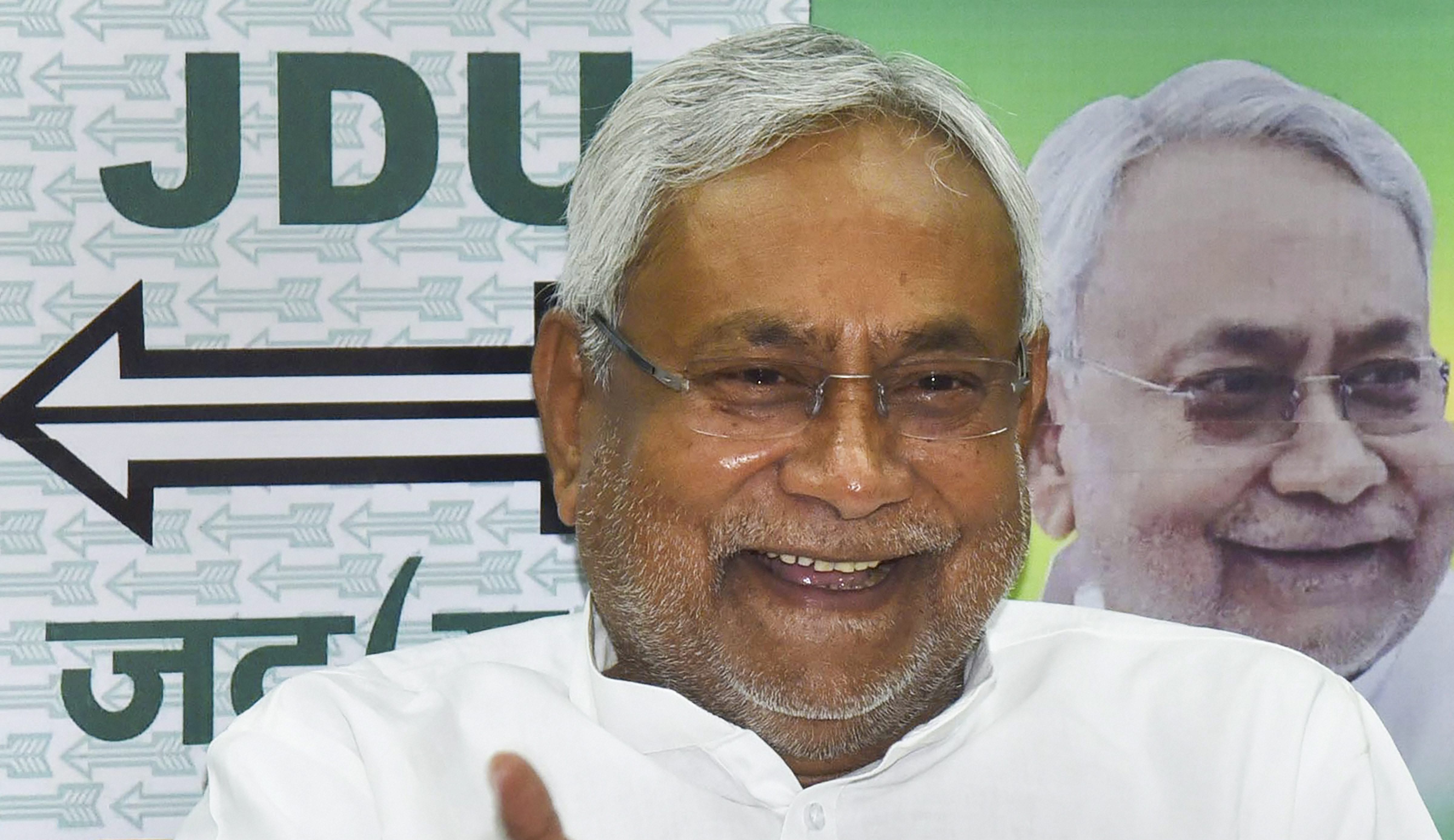 Nitish clears the air on JD(U)-BJP pact after Kishor-Sushil Modi spat