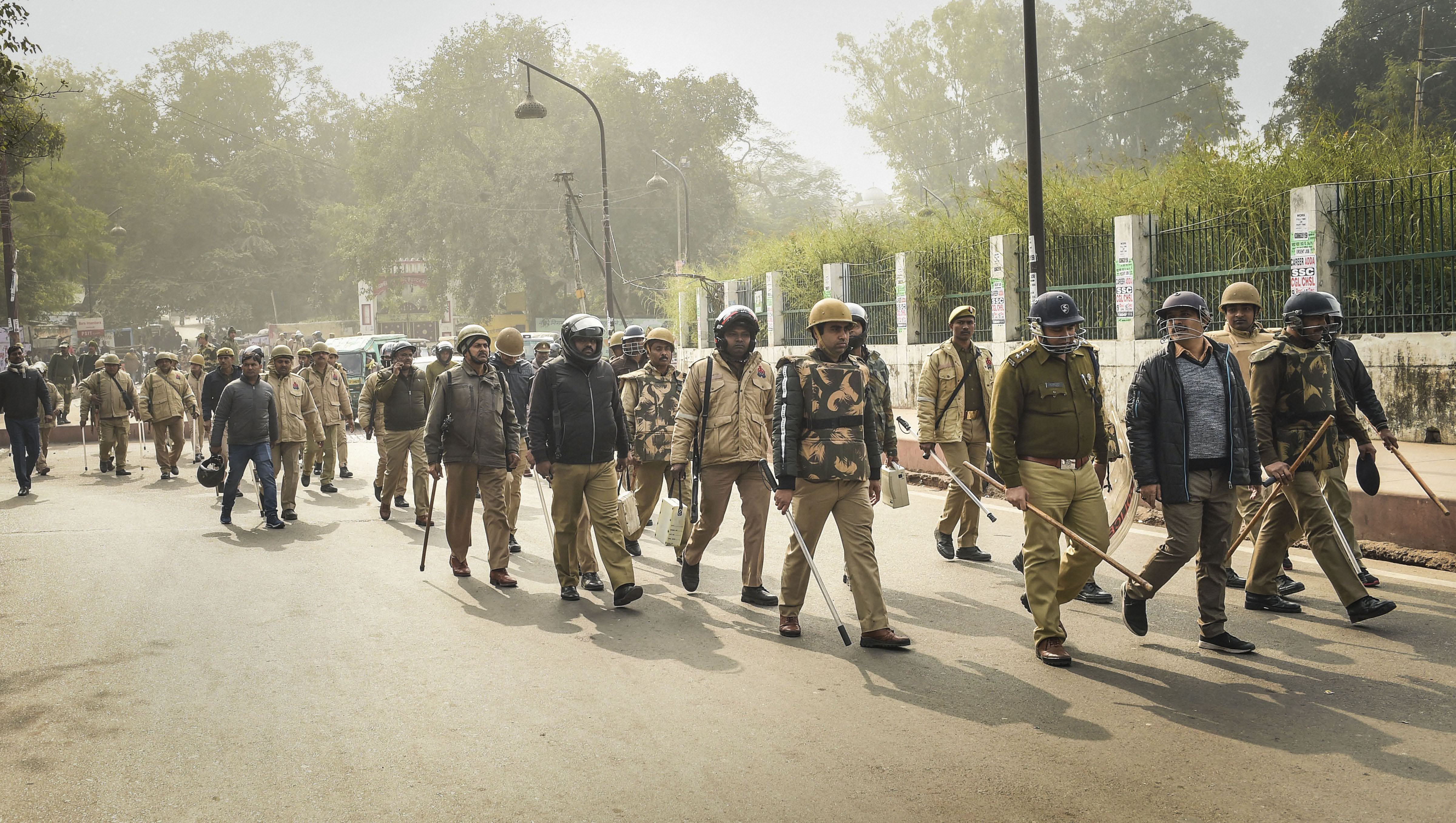 500 paramilitary forces, 12,000 jawans deployed in UP, internet services cut
