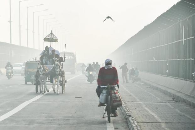 Delhi witnesses chilly morning with minimum temperature at 5.3 degrees