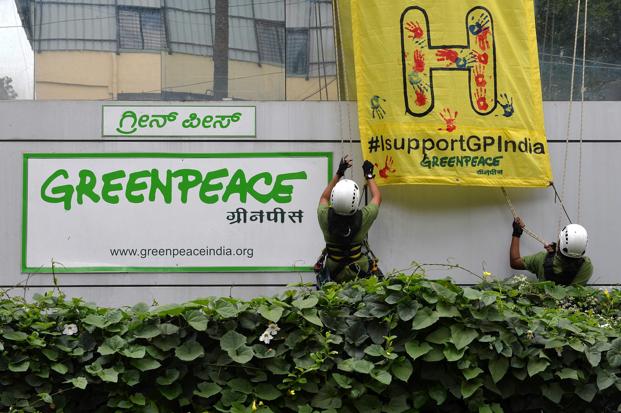 Greenpeace chief locked out of UN climate meet amid protests