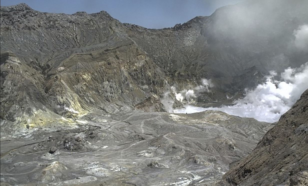 One dead, others missing in White Island volcano eruption in New Zealand