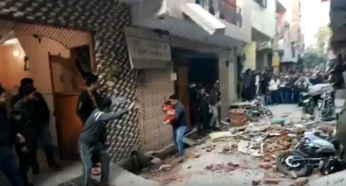 building collapse, Delhi, Bhajanpura, coaching centre, construction, five killed, trapped, debris, students missing, Arvind Kejriwal, Manoj Tiwari, compensation