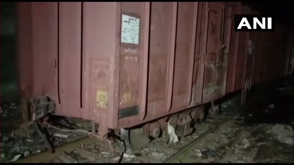 Goods train derails near Kurla; Harbour Line services hit