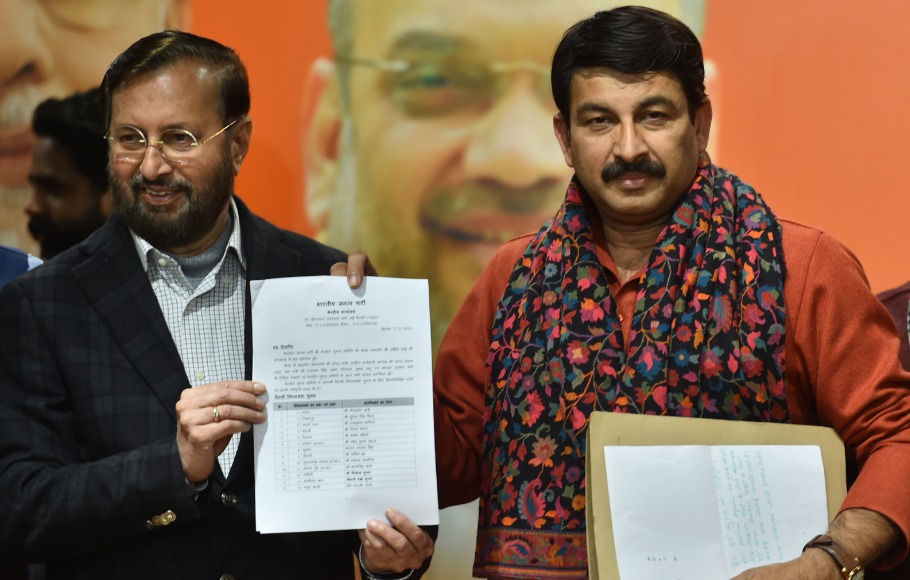 Manoj Tiwari and Prakash Javadekar