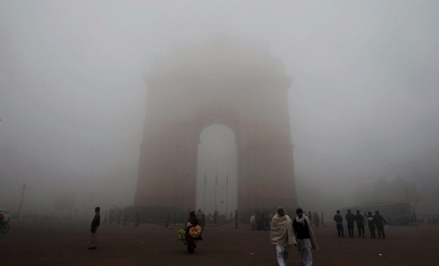 Dense fog wraps Delhi; max temperature expected around 18 degrees Celsius