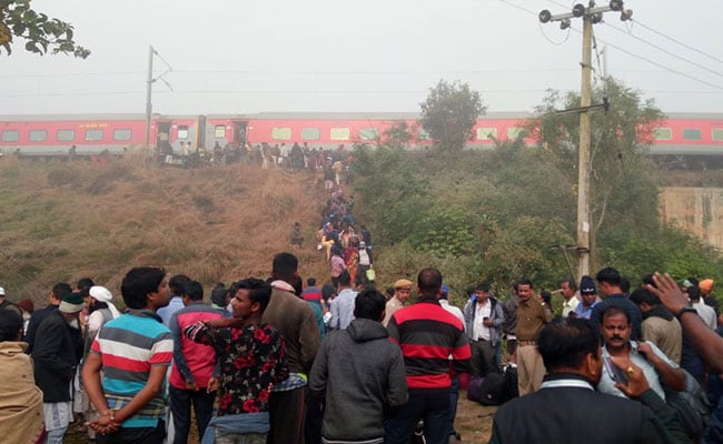 15 injured after 5 coaches of Lokmanya Tilak Express derail near Cuttack
