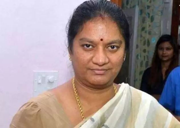 Expelled AIADMK MP Sasikala Pushpa joins BJP