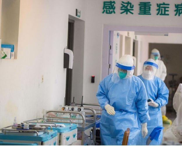 Coronavirus toll in China at 425 as Hong Kong reports first death
