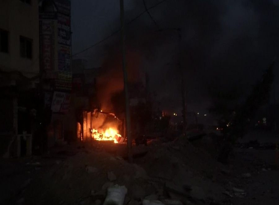 Shops afire in fresh wave of violence in Chand Bagh