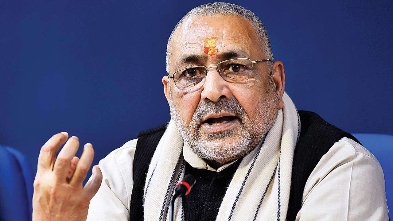 Giriraj Singh goes all out to promote fishery, shares recipe on Twitter