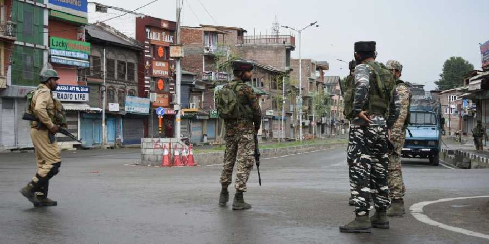 Four people injured in grenade attack in Kashmir